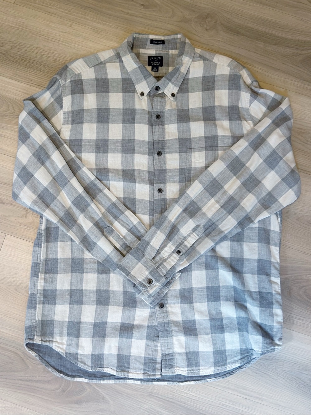 J. Crew Men’s Gray & White Plaid Button-Down Shirt
SIZE: XL